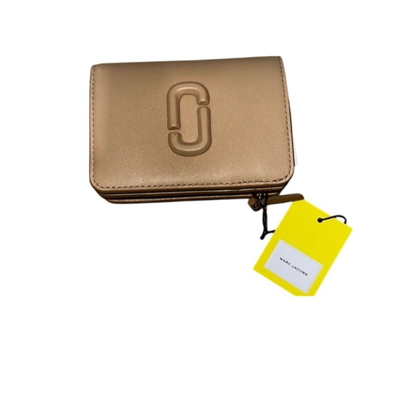 Marc Jacobs Tan Leather Snap Shot Wallet NWT